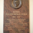 Tablica ku czci Marii Skłodowskiej-Curie w budynku PAU w Krakowie. ...