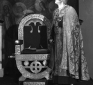 Przedstawienie "Henryk IV" Luigi Pirandella na scenie Teatru im. Juliusza Słowackiego w Krakowie we wrześniu 1935 roku.