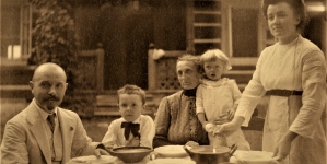 Kamilla i Antoni Chołoniewscy z synami w 1912 r.