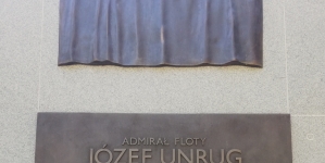 Grób admirała Józefa Unruga i jego żony Zofii z Unrugów Unrugowej, na Cmentarzu Marynarki Wojennej w Gdyni-Oksywiu.