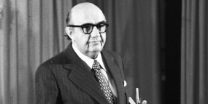 Aleksander Bardini podczas uroczystości wręczenia Złotych Ekranów za rok 1976.