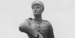 Pomnik pułkownika Leopolda Lisa-Kuli autorstwa artysty rzeźbiarza Edwarda Wittiga przeznaczony dla Rzeszowa.