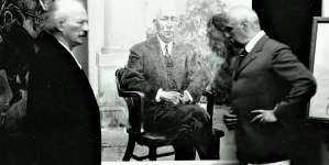 Ignacy Paderewski podczas wizyty w pracowni artysty malarza Wojciecha Kossaka w Nowym Jorku w 1932 r.