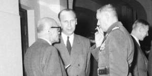 Kuluary Sejmu podczas dziesiątej sesji Sejmu I kadencji w jesieni 1956 r.