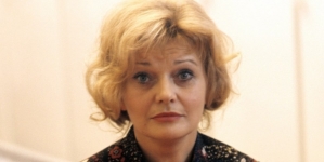 Lucyna Winnicka w filmie Grzegorza Królikiewicza "Wieczne pretensje" z 1975 roku.