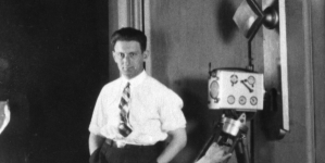 Operator Seweryn Steinwurzel (w środku) na planie filmu Juliusza Gardana "Kropka nad i..." z 1928 roku.