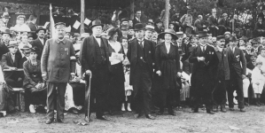 Zlot członków Towarzystwa Gimnastycznego "Sokół" w Panewnikach w 1919 roku.