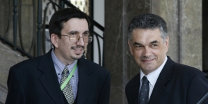 Tomasz Łabuszewski (naczelnik Oddziałowego Biura Edukacji Publicznej IPN w Warszawie) i Janusz Kurtyka, Warszawa, 27 kwietnia 2007 r.