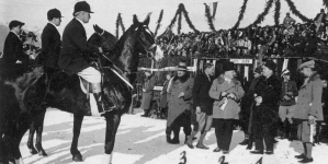 Rozdanie nagród na zawodach konnych w Zakopanem 22.01.1932 r.