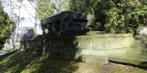 Grób Juliana Marchlewskiego na cmentarzu Wojskowym na Powązkach w Warszawie.