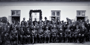 Uroczystość odsłonięcia tablicy pamiątkowej z okazji 20-lecia Szkoły Strzeleckiej w Stróży, 8.10.1933 r.