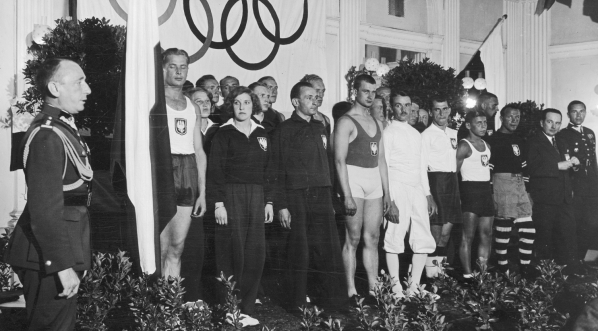  Ślubowanie polskich olimpijczyków w sali Warszawskiego Towarzystwa Wioślarskiego w Warszawie 4.07.1935 r.  