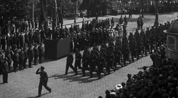  Rocznica bitwy warszawskiej – uroczystości Święta Żołnierza w Krakowie w sierpniu 1937 roku.  