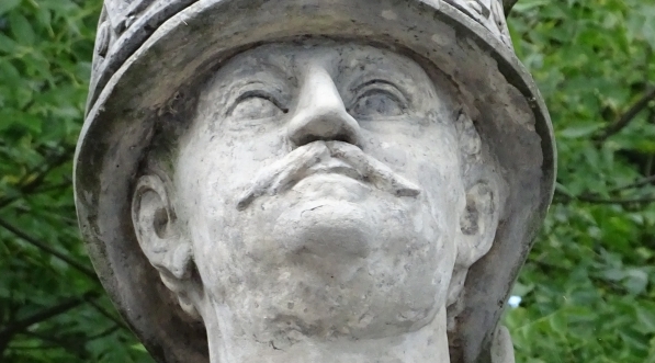  Głowa Jana III Sobieskiego z pomnika w Łazienkach Królewskich w Warszawie.  