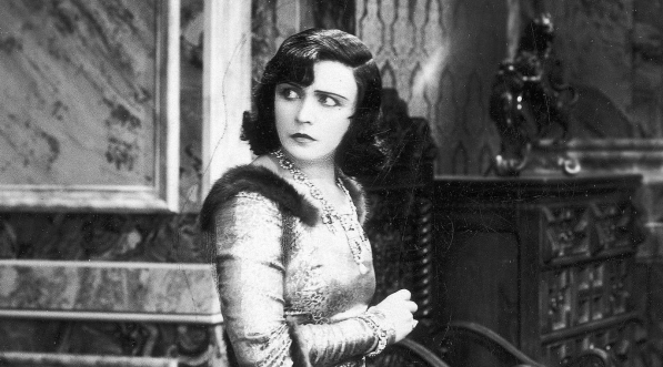  Film produkcji amerykańskiej "Na rozkaz kobiety" z 1932 roku.  