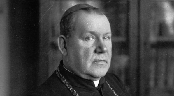  Stanisław Gall - arcybiskup, sufragan warszawski.  