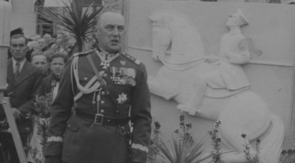  Uroczystość odsłonięcia pomnika ku czci Gerharda Pająkowskiego w Gniewkowie w maju 1939 r.  