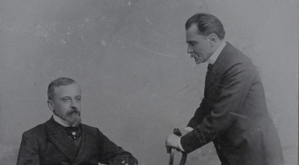 Henryk Sienkiewicz (z lewej) i Adam Krechowiecki (fot. Dawid Mazur, ok. 1895 r.)  