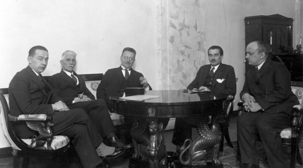  Spotkanie marszałka Sejmu Macieja Rataja z przedstawicielami sejmowych klubów poselskich.  (1922 - 1928  r.)  