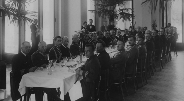 Wizyta oficerów łotewskiej marynarki wojennej w Warszawie w lipcu 1933 roku.  
