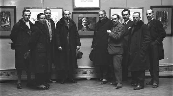  Wystawa zbiorowa prac artystów malarzy Leona Wyczółkowskiego, Abrahama Neumana i Władysława Stapińskiego w Pałacu Sztuki Towarzystwa Przyjaciół Sztuk Pięknych w Krakowie w grudniu 1927 roku.  