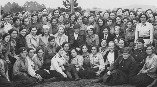  Obóz Przysposobienia Wojskowego Kobiet w Borkach w 1937 roku.  