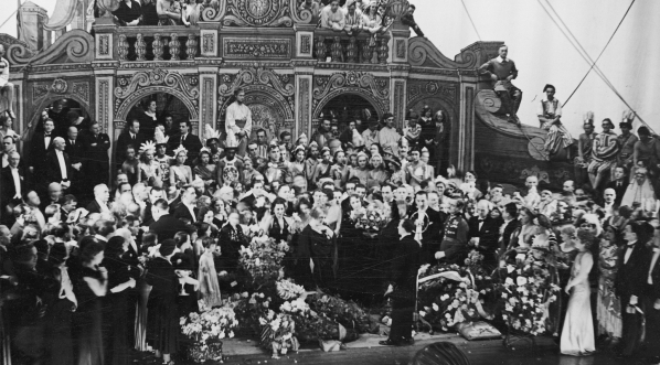  Jubileusz 35-lecia pracy artystycznej Janiny Korolewicz-Waydowej zorganizowany w Operze Warszawskiej 6.04.1935 r.  