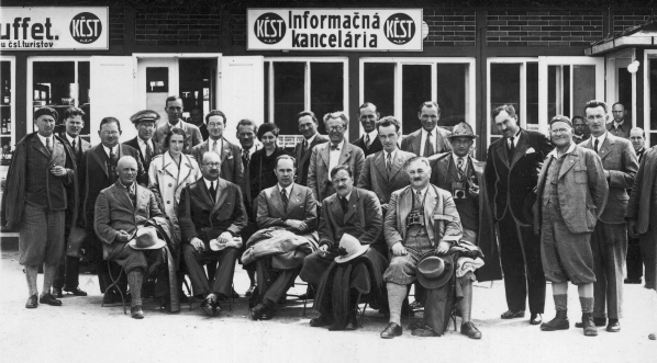  Obrady polsko - czechosłowackie w Szczyrbskim Plesie na temat współpracy turystycznej w Tatrach w lipcu 1937 r.  