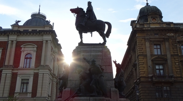  Pomnik Grunwaldzki na placu Jana Matejki w Krakowie (widok od strony wschodniej).  