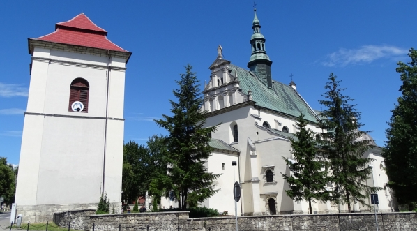  Kościół św. Jana Ewangelisty w Pińczowie, którego  fundatorem był biskup krakowski Zbigniew Oleśnicki.  
