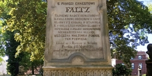 Grób Ernesta Faltza na cmentarzu ewangelicko-reformowanym w Warszawie.