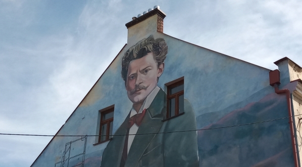  Mural ku czci Jana Szczepanika w Krośnie.  