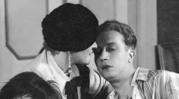  Jerzy Roland i Maria Gella w  przedstawieniu "Stefek" w Teatrze Nowym w Warszawie w 1933 roku.  