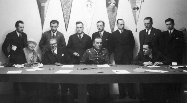  Konferencja prasowa w Aeroklubie RP  w czasie II Międzynarodowego  Meetingu Lotniczego w Warszawie w kwietniu 1933 r.  